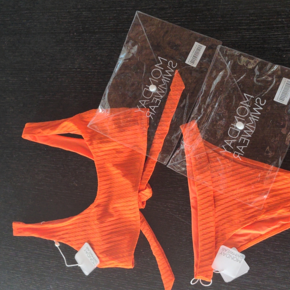 Monday Swimwear- Top V Bottom P - Picture 6 of 7